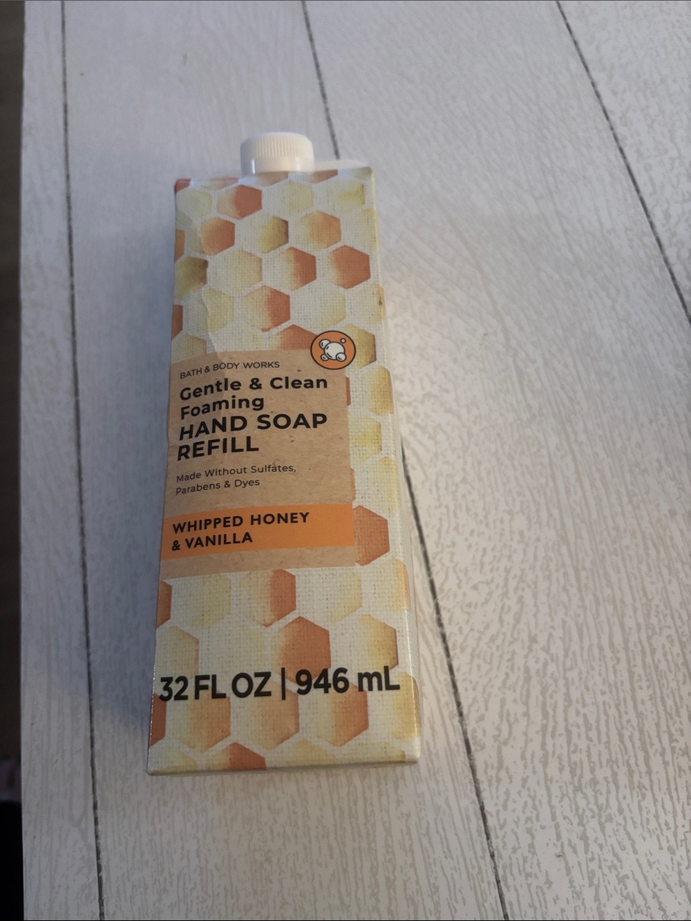 Bath and Body Works whipped honey & vanilla hand soap refill 32 floz